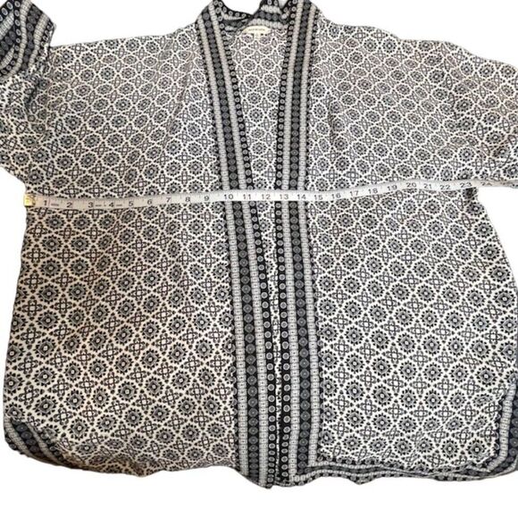 Max Studio Kimono Black and White Medallion Print Small (Will Fit Many Sizes) - Picture 8 of 12